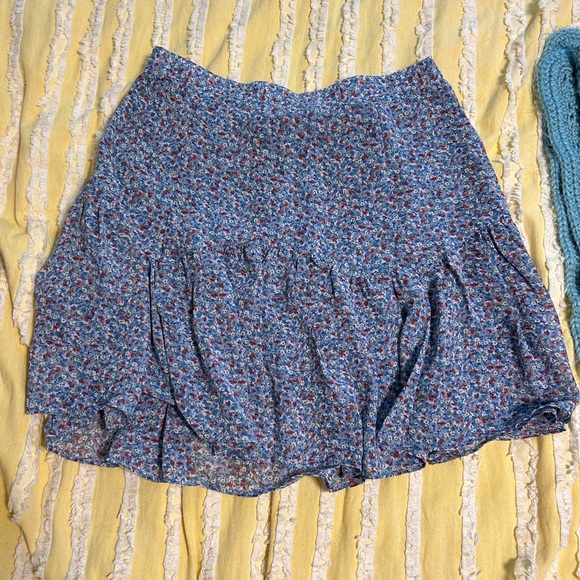 floral patterned skirt - Picture 2 of 2